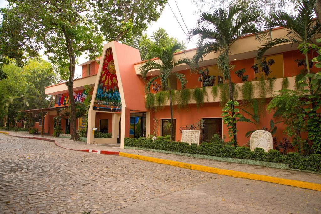 Hotel Maya Tulipanes Palenque Exteriör bild